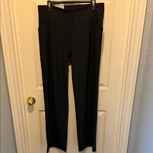 32 Cool Black Women's Active Flare  Pants size XL
